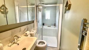 Photo 11- click for photo gallery